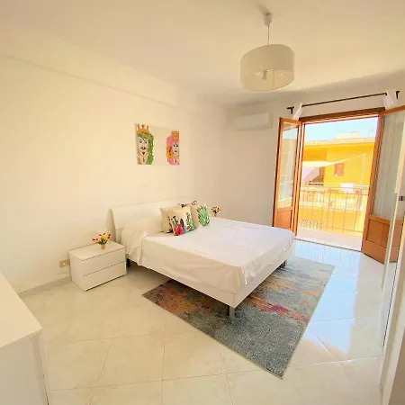 Apartment Made In Sicilia -in Centro, Aria Condizionata E No Ztl- City Centre, Aircon And No Ltz *