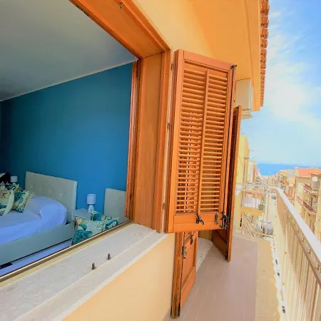 Made In Sicilia -in Centro, Aria Condizionata E No Ztl- City Centre, Aircon And No Ltz * Castellammare del Golfo