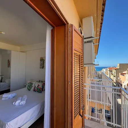 Made In Sicilia -in Centro, Aria Condizionata E No Ztl- Centre, Aircon And No Ltz *