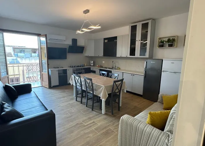 Made In Sicilia -in Centro, Aria Condizionata E No Ztl- Centre, Aircon And No Ltz *